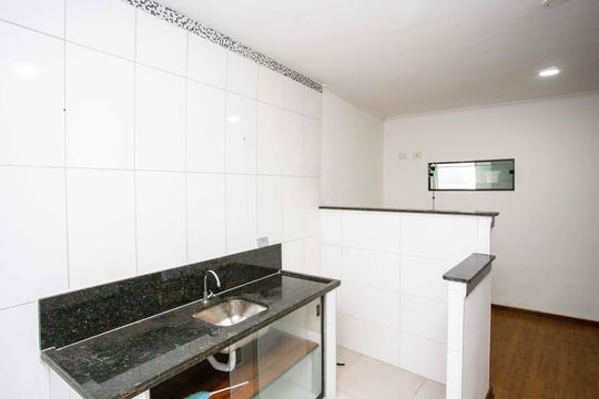 Cozinha de apartamento para alugar com 1 quarto, 45m² em Taboão, Diadema