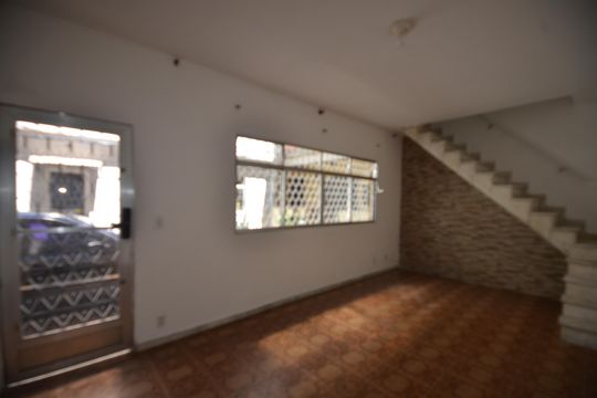 Sala de casa à venda com 2 quartos, 100m² em Vila Valqueire, Rio de Janeiro