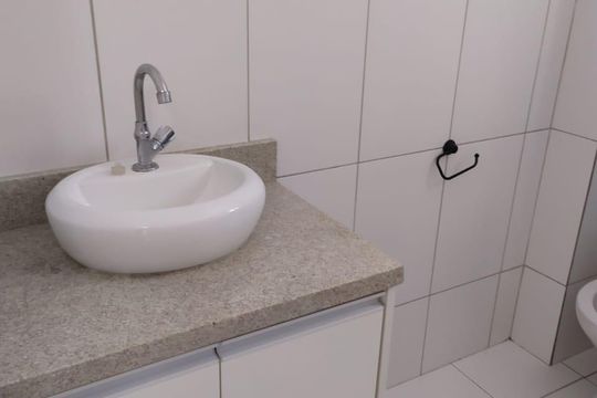 Banheiro de apartamento à venda com 2 quartos, 47m² em Parque Esmeralda, São Paulo