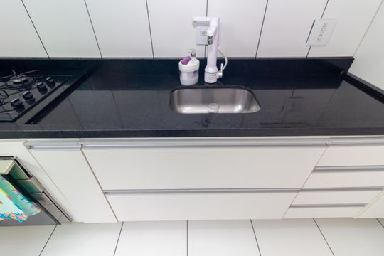 Cozinha de casa de condomínio à venda com 3 quartos, 169m² em Vila Jacuí, São Paulo