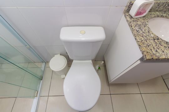 Banheiro da Suíte 1 de casa de condomínio à venda com 3 quartos, 169m² em Vila Jacuí, São Paulo