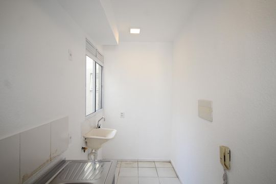 Cozinha de apartamento à venda com 2 quartos, 41m² em Mário Quintana, Porto Alegre