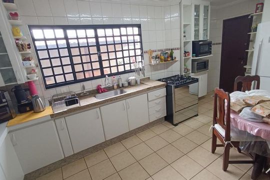 Casa à venda com 4 quartos, 327m² em Parque Alto Taquaral, Campinas