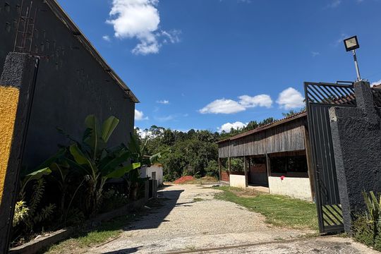Casa para alugar com 4 quartos, 500m² em Rio Cotia, Cotia
