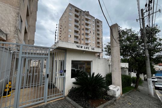 Fachada de apartamento para alugar com 2 quartos, 50m² em Vila Pita, São Paulo