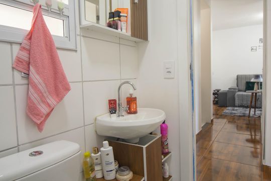 Banheiro de apartamento para alugar com 2 quartos, 49m² em Neves, São Gonçalo