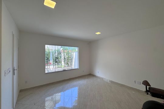 Sala de apartamento para alugar com 2 quartos, 120m² em Vargem Grande, Rio de Janeiro