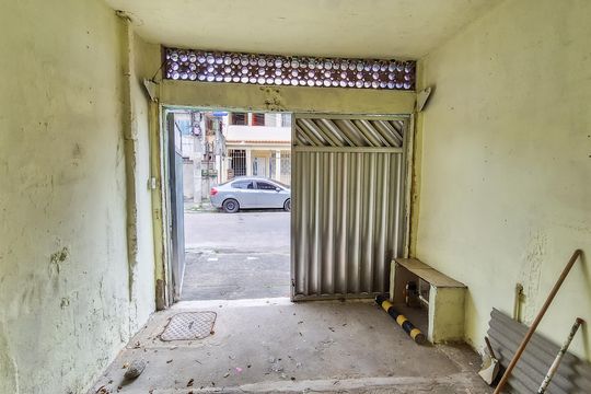 Garagem  de casa para alugar com 2 quartos, 58m² em Irajá, Rio de Janeiro