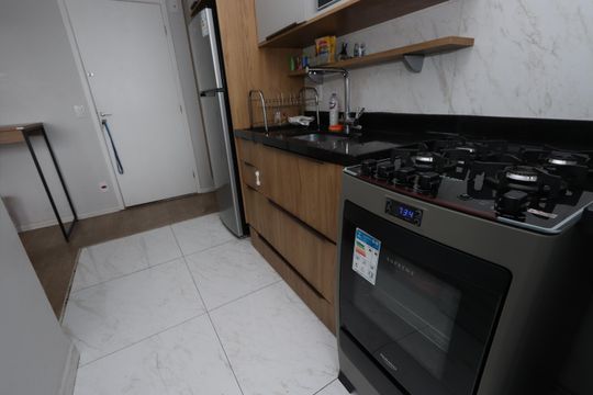 Cozinha de apartamento à venda com 2 quartos, 43m² em Sítio da Figueira, São Paulo