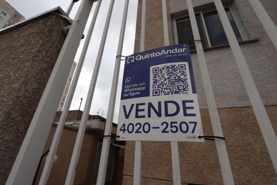 Placa de apartamento à venda com 2 quartos, 43m² em Sítio da Figueira, São Paulo