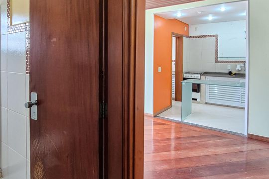 Corredor de apartamento à venda com 2 quartos, 50m² em Santa Terezinha, São Bernardo do Campo