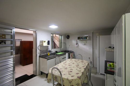Cozinha de casa à venda com 2 quartos, 400m² em Jardim Colorado, São Paulo