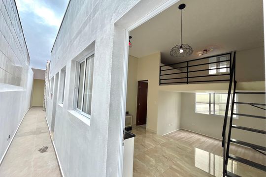 Fachada de casa para alugar com 1 quarto, 40m² em Vila do Encontro, São Paulo