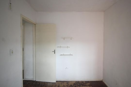 Quarto 1 de apartamento à venda com 2 quartos, 42m² em Rubem Berta, Porto Alegre