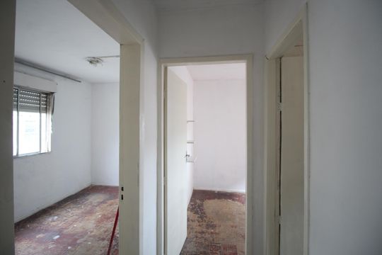 Corredor de apartamento à venda com 2 quartos, 42m² em Rubem Berta, Porto Alegre