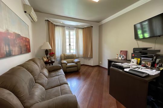 Escritório de casa de condomínio para alugar com 4 quartos, 505m² em Jardim Passargada I, Cotia