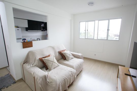Sala de apartamento para alugar com 2 quartos, 58m² em Taquara, Rio de Janeiro