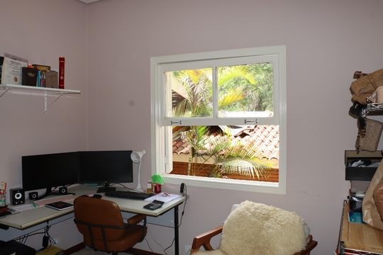 Casa para alugar com 4 quartos, 250m² em Chácaras Ana Lúcia, Embu das Artes