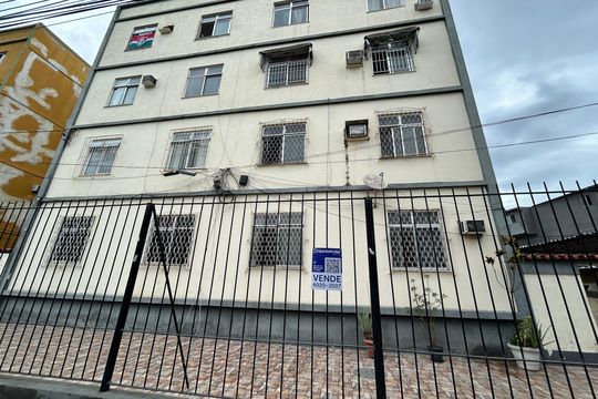 Fachada + plaquinha de apartamento à venda com 2 quartos, 65m² em Inhaúma, Rio de Janeiro