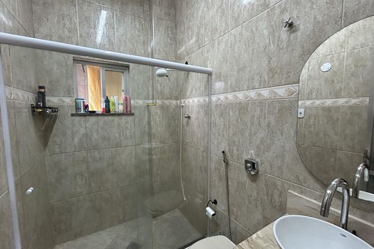 Banheiro de apartamento à venda com 2 quartos, 65m² em Inhaúma, Rio de Janeiro