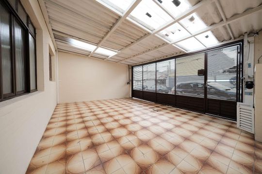 Garagem de casa à venda com 3 quartos, 159m² em Cangaiba, São Paulo
