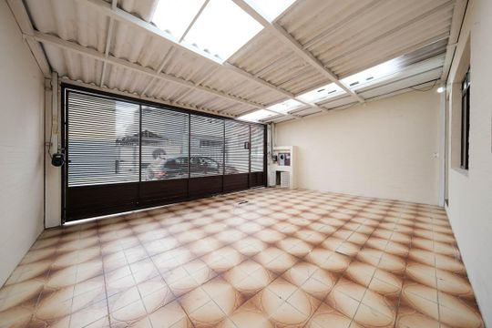 Garagem de casa à venda com 3 quartos, 159m² em Cangaiba, São Paulo