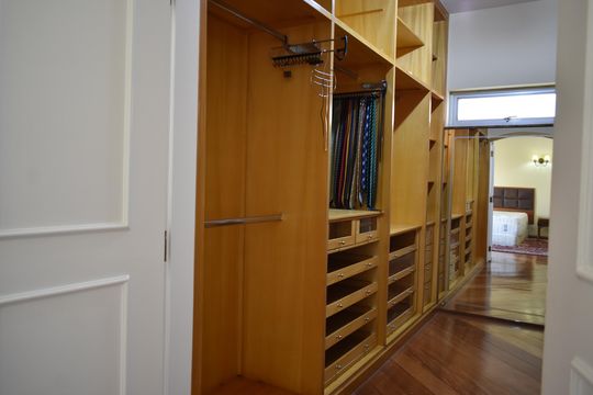 Closet da Suíte 1 de casa à venda com 4 quartos, 327m² em Planalto Paulista, São Paulo