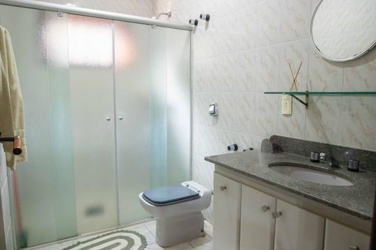 Banheiro de casa à venda com 5 quartos, 270m² em Parque Alto Taquaral, Campinas