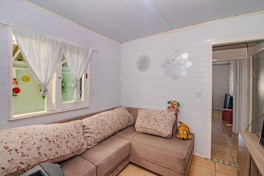 Sala de casa à venda com 3 quartos, 140m² em Santa Rosa de Lima, Porto Alegre