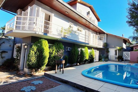 Casa à venda com 4 quartos, 423m² em Jardim Isabel, Porto Alegre