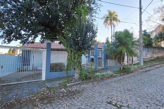 Casa à venda com 4 quartos, 423m² em Jardim Isabel, Porto Alegre