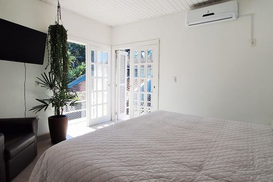 Casa à venda com 4 quartos, 423m² em Jardim Isabel, Porto Alegre
