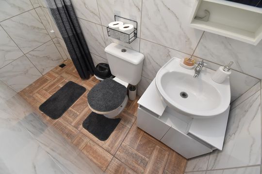 Banheiro da Kitnet de kitnet/studio para alugar com 1 quarto, 30m² em Cajuru, Curitiba