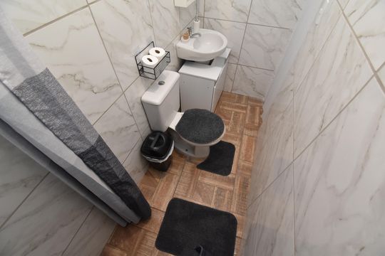 Banheiro da Kitnet de kitnet/studio para alugar com 1 quarto, 30m² em Cajuru, Curitiba