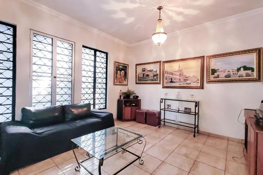 Casa à venda com 4 quartos, 400m² em Jardim Guanabara, Campinas