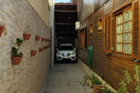 Casa à venda com 4 quartos, 396m² em Bom Jesus, Porto Alegre