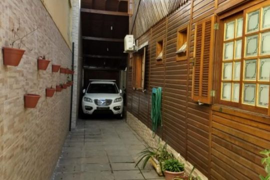 Casa à venda com 4 quartos, 396m² em Bom Jesus, Porto Alegre