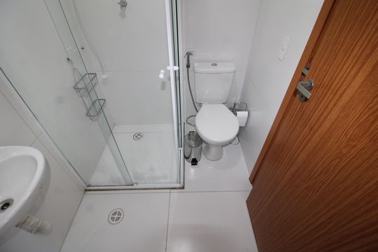 Banheiro de kitnet/studio para alugar com 1 quarto, 24m² em Santana, São Paulo