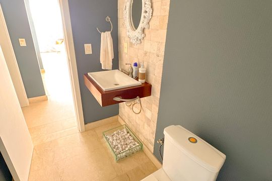 Lavabo de apartamento para alugar com 4 quartos, 423m² em Canasvieiras, Florianópolis