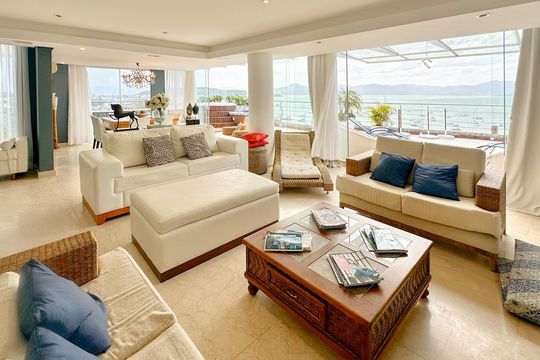 Apartamento para alugar com 4 quartos, 423m² em Canasvieiras, Florianópolis