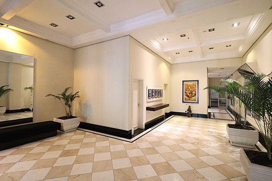 Área comum - Hall de Entrada de apartamento para alugar com 1 quarto, 97m² em Moinhos de Vento, Porto Alegre