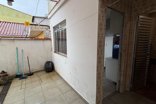 Quintal de casa à venda com 3 quartos, 350m² em Parque das Nações, Santo André
