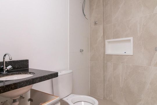 Banheiro de apartamento à venda com 2 quartos, 43m² em Artur Alvim, São Paulo