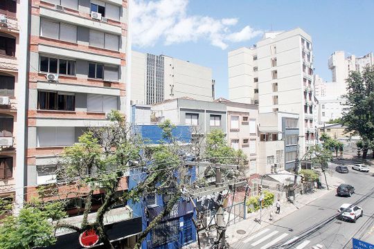 Sala Vista de apartamento à venda com 1 quarto, 68m² em Centro Histórico, Porto Alegre