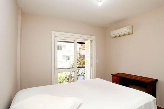Quarto de apartamento à venda com 1 quarto, 68m² em Centro Histórico, Porto Alegre