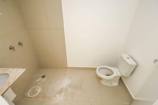 Banheiro de kitnet/studio à venda com 1 quarto, 26m² em Vila Deodoro, São Paulo