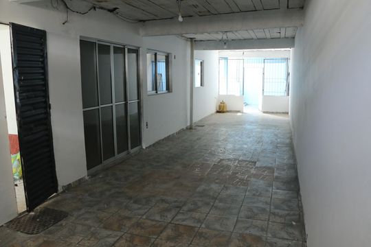 Garagem de casa para alugar com 4 quartos, 430m² em Parque Residencial Guadalajara, Nova Iguaçu