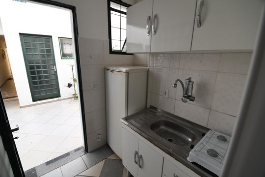 Cozinha de kitnet/studio para alugar com 1 quarto, 15m² em Cidade Universitária, Campinas