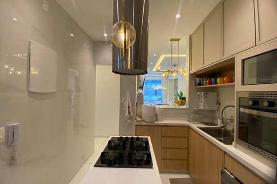 Cozinha de apartamento à venda com 2 quartos, 83m² em Copacabana, Rio de Janeiro