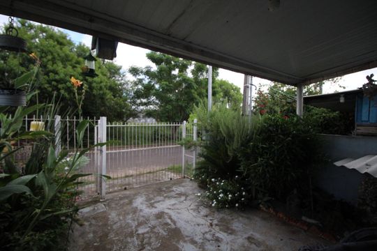 Garagem de casa à venda com 3 quartos, 120m² em Rubem Berta, Porto Alegre